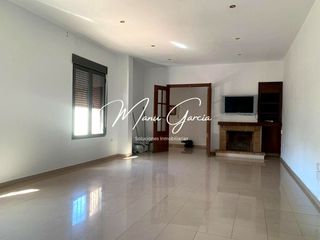 Maison jumelée à El Carmen - La Barrera. Se vende casa en lucena, córdoba.