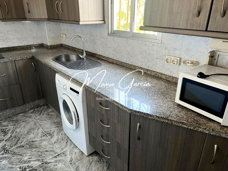 Foto 46e3463d-85c6-4637-8b5a-30c72a3cd95f. Edifici a Cabra