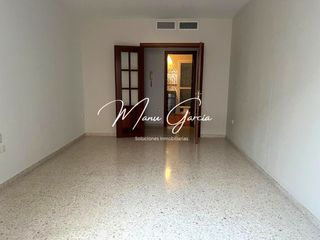 Flat in San Francisco. Se vende piso en lucena, cordoba.