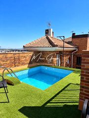 Casa adossada  Calle joaquín rodrigo. Se vende casa en cerrillo de la alegría lucena