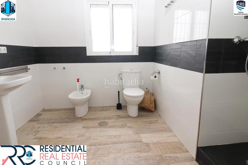 Foto 1cc1ad70-8ef1-4c95-92a3-6b31ab42b6a0. Chalet with fireplace heating parking pool in Gibraleón