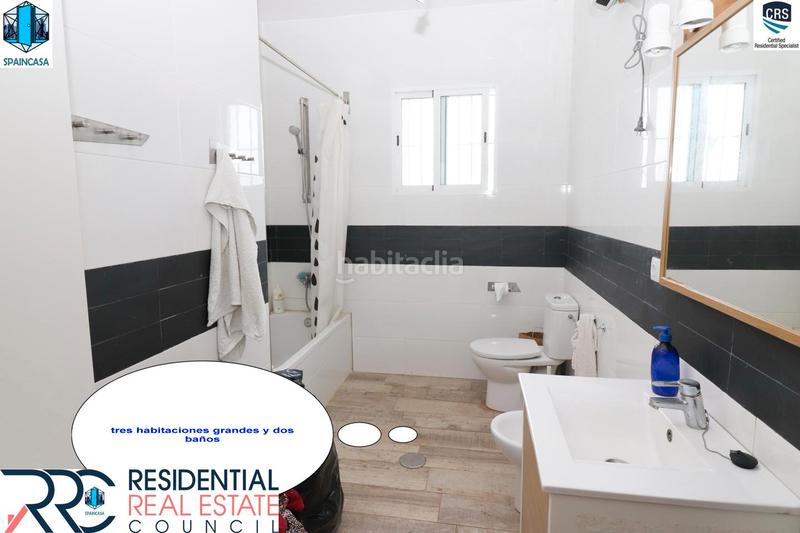 Foto baec36be-30ec-4476-886e-958e8f295af4. Chalet with fireplace heating parking pool in Gibraleón