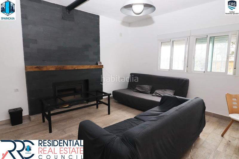 Foto e51b8f9b-977e-48bf-88f4-a7512d6a53ab. Chalet with fireplace heating parking pool in Gibraleón