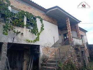 Haus  Lugar gandariña. Se vende casa en estás -tomiño