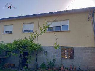 Haus  Lugar fontenla. Casa en goian - tomiño