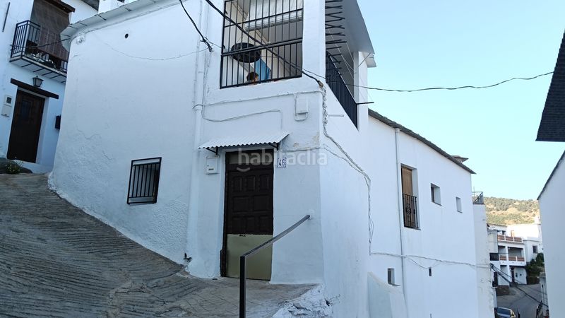 Foto b04c4098-eae7-4938-b752-50fd90889a1b. Masia amb xemeneia calefacció a Bérchules