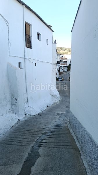 Foto f39236dd-27e1-4994-bd03-50db92293658. Masia amb xemeneia calefacció a Bérchules