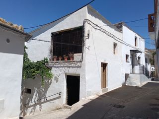 Mas  Calle acequia. Casa a reformar en lobras
