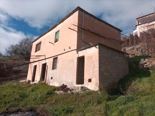 Finca rústica a Alpujarra de la Sierra. Cortijo en 2 plantas en finca de 2000 mts
