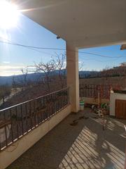 Maison à Alpujarra de la Sierra. Casa con terraza y huerto en mecina bombaron