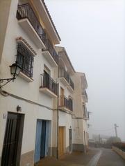Maison à Calle altillo 16. Casa reformada en el centro de mecina bombarón