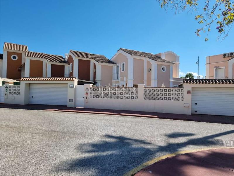 Foto 616c9cd6-3db1-4a91-969a-c54b352b4a43. Casa adosada 57924 adosada san pedro playa en Nueva Alcántara Marbella