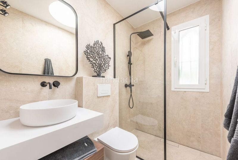 Foto c21c0377-ea39-49df-ad8e-b6b4e133504f. Casa adossada amb aparcament piscina a Las Lomas de Río Verde Marbella