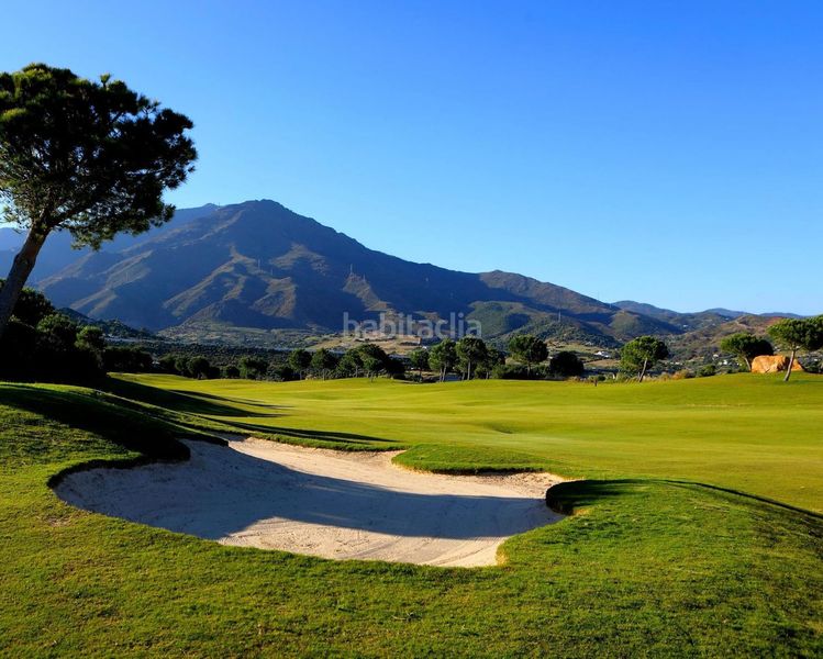 Foto 05ac4ed3-6be6-4698-9ab2-ef6bee5c6cf1. Casa amb aparcament piscina a altos de Estepona Estepona