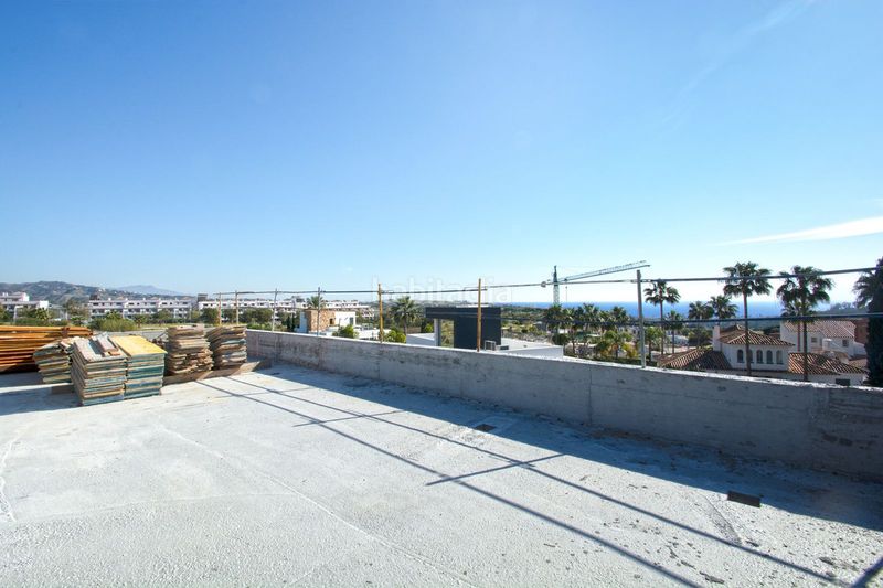 Foto aebef452-513c-4664-a632-52b1c4ee9aaa. Casa amb aparcament piscina a altos de Estepona Estepona