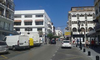 Büro in San Pedro de Alcántara Pueblo. 1920 amplia oficina de 240 m en el centro de san pedro alcántara