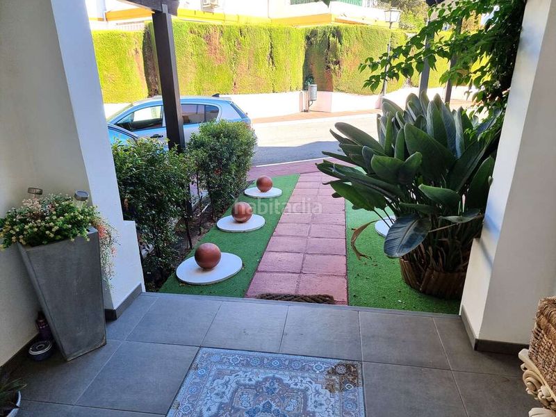 Foto 4955a277-fb0b-49c4-8aac-52b06bb13e51. Casa adossada amb aparcament piscina a Nueva Atalaya Estepona