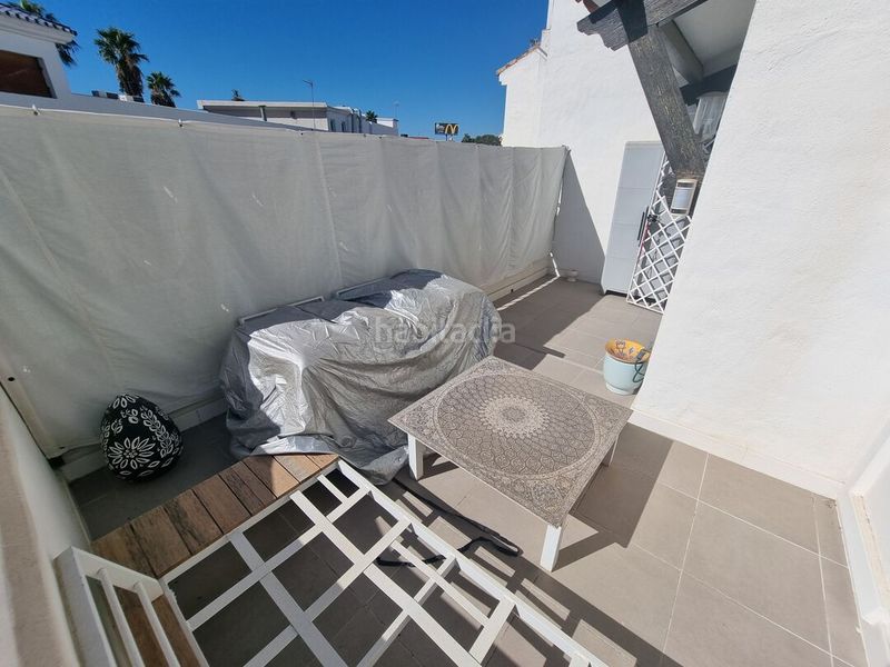 Foto 49816bf3-ef5f-4293-8290-2f5fe9845334. Casa adossada amb aparcament piscina a Nueva Atalaya Estepona