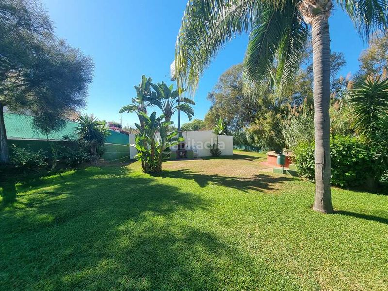 Foto 73828796-504c-4105-a580-ebe1abb1ac55. Casa adossada amb aparcament piscina a Nueva Atalaya Estepona