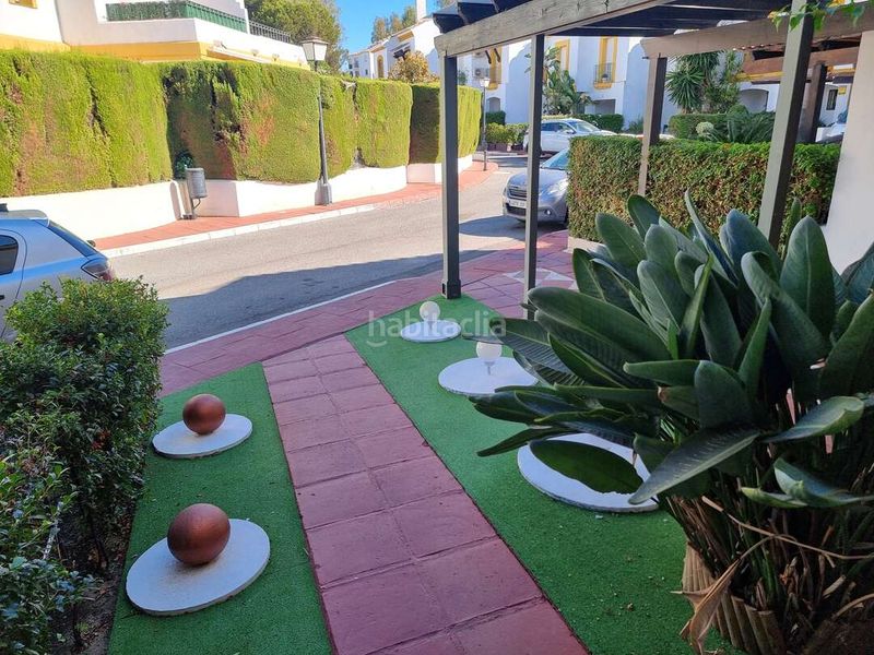 Foto 899af065-fcbf-433d-ba39-84b1dd07e6f1. Casa adossada amb aparcament piscina a Nueva Atalaya Estepona