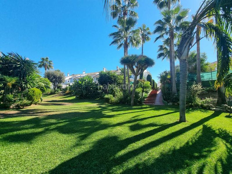 Foto bfd4f323-2f4b-4107-b555-e05d8139cf75. Casa adossada amb aparcament piscina a Nueva Atalaya Estepona