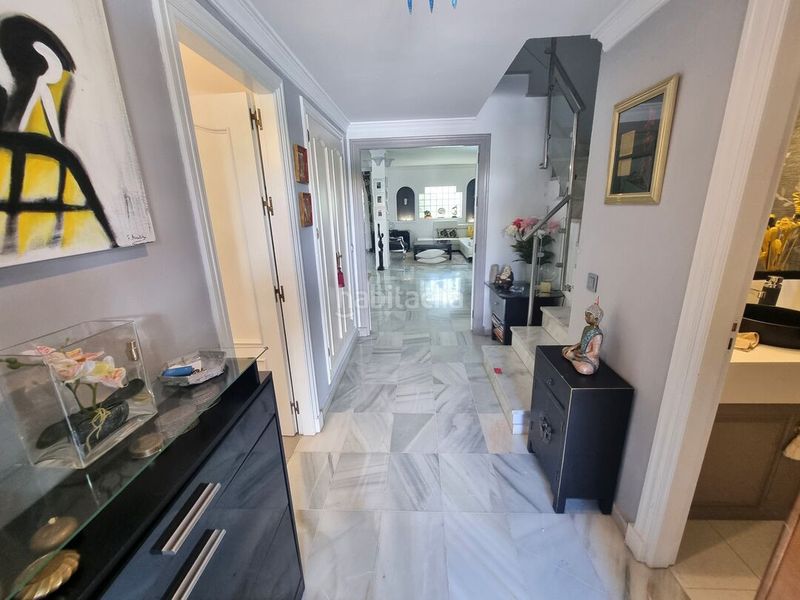 Foto cba1bf48-fb46-4365-8349-58732dbb7e50. Casa adossada amb aparcament piscina a Nueva Atalaya Estepona