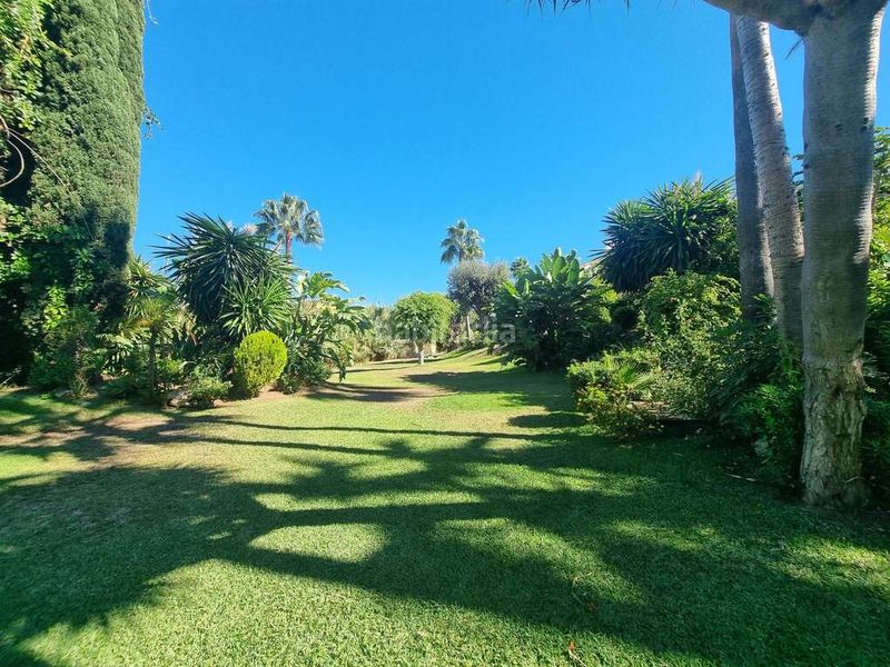 Foto cc1a4f63-73ba-4c7b-994f-eb90e7eee3b9. Casa adossada amb aparcament piscina a Nueva Atalaya Estepona