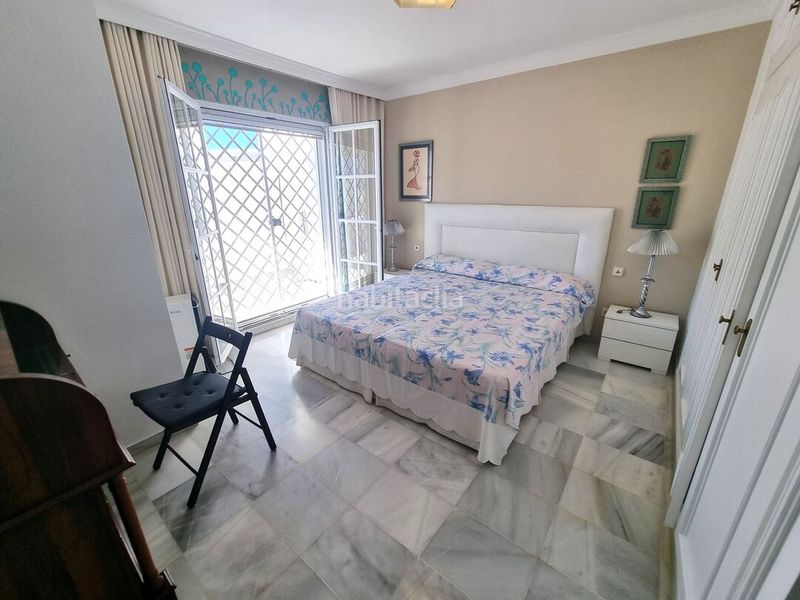 Foto f55f320d-0d01-4443-8b8d-fb12203be44f. Casa adossada amb aparcament piscina a Nueva Atalaya Estepona