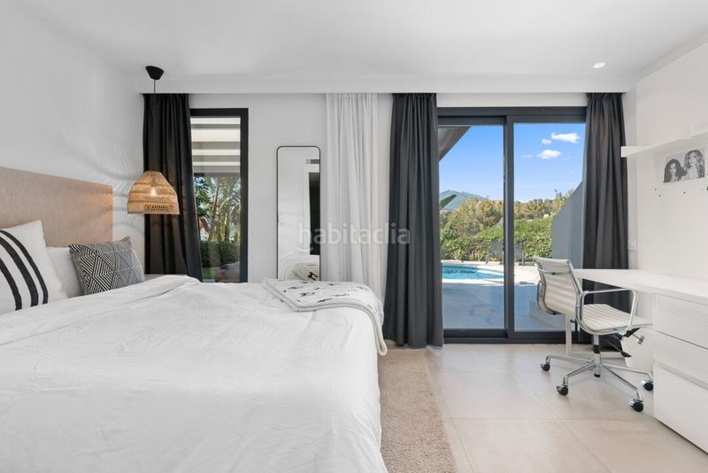 Foto 15576685-321c-4684-a105-8ed25807debb. Casa amb aparcament piscina a Las Brisas Marbella