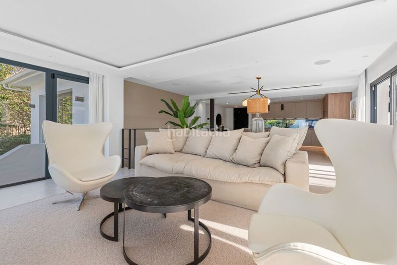 Foto 3ca88bc3-b837-47a3-bf5e-33f12e54c8a3. Casa amb aparcament piscina a Las Brisas Marbella