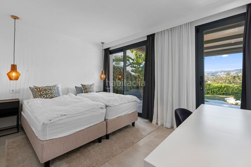 Foto 4fcea3cf-427b-4c84-b64b-5f63cb15c520. Casa amb aparcament piscina a Las Brisas Marbella