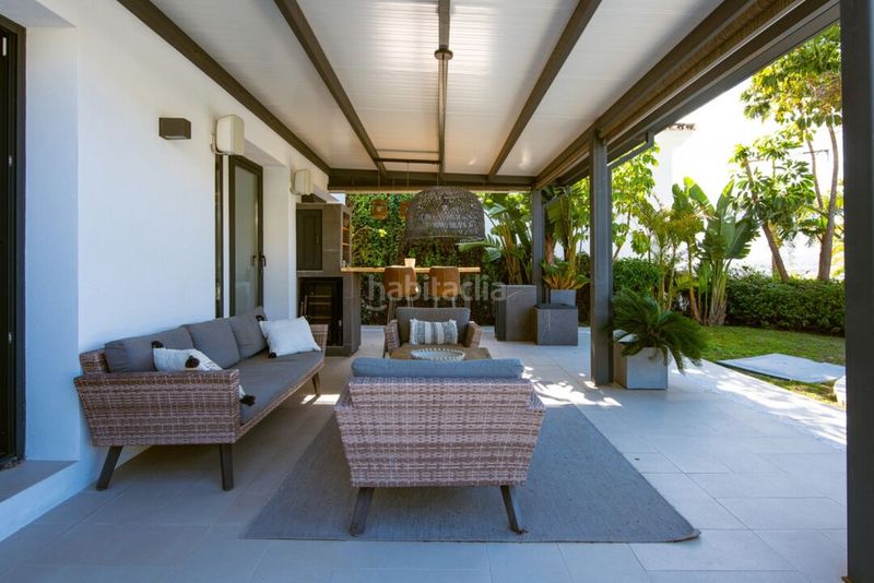 Foto 59fcc18e-e8d3-472d-ba2a-502d6c820c45. Casa amb aparcament piscina a Las Brisas Marbella