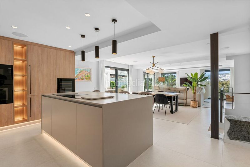 Foto 5b17d747-f155-4a6c-ad66-7126718bd9ea. Casa amb aparcament piscina a Las Brisas Marbella