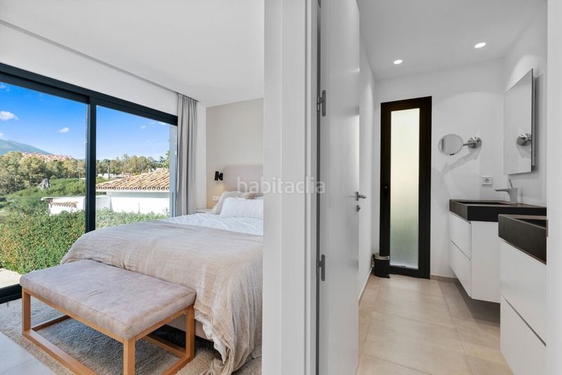 Foto 7edceb12-bf1d-488f-864a-a291710a337d. Casa amb aparcament piscina a Las Brisas Marbella