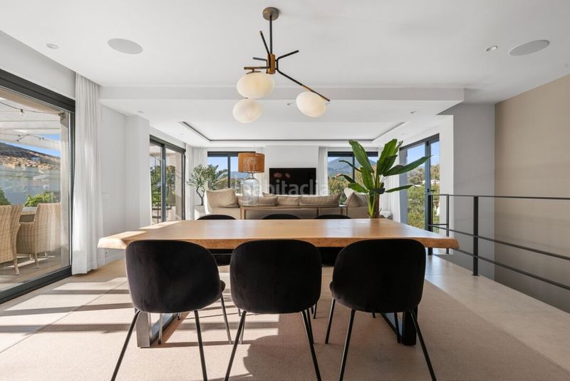 Foto 9d1a49bf-3812-49bc-869c-44ff58f4b818. Casa amb aparcament piscina a Las Brisas Marbella