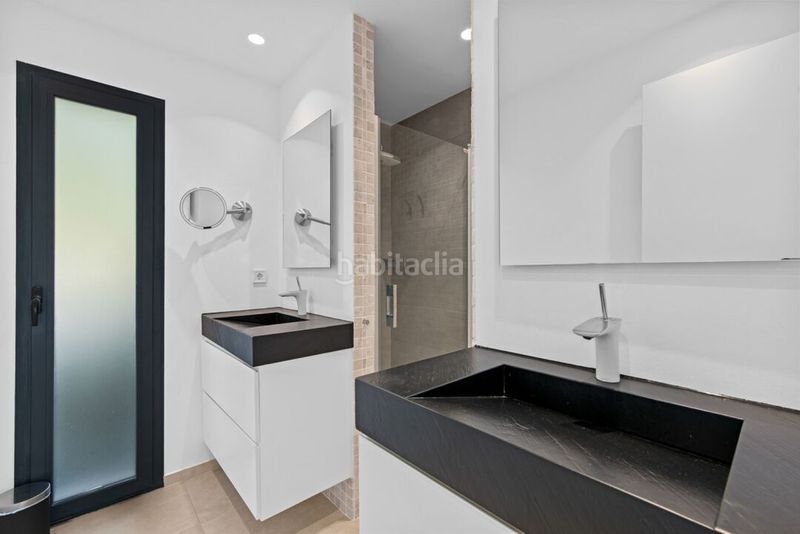 Foto c80e6baa-78df-4bba-8f5a-b2a7effc1ac3. Casa amb aparcament piscina a Las Brisas Marbella