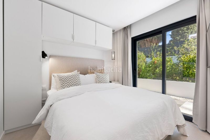 Foto cbcc9bb1-2e33-444b-aca0-e269e807375f. Casa amb aparcament piscina a Las Brisas Marbella