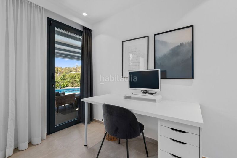 Foto dc0f16a2-07eb-4540-ab59-79797f202953. Casa amb aparcament piscina a Las Brisas Marbella