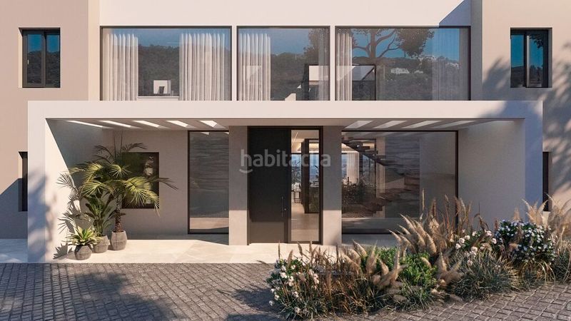 Foto 0eb871bd-c005-48bf-be83-4f12942b4aa5. Casa amb aparcament piscina a La Zagaleta Benahavís