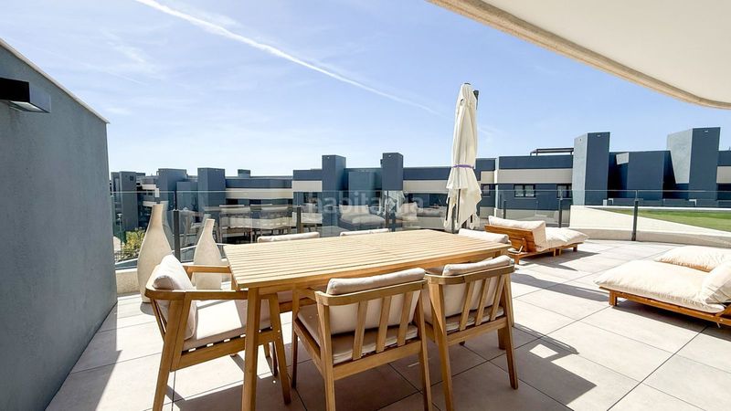 Foto e5f6e15b-bbfb-400f-95da-e86214187a68. Apartament amb calefacció aparcament piscina a Los Flamingos Benahavís