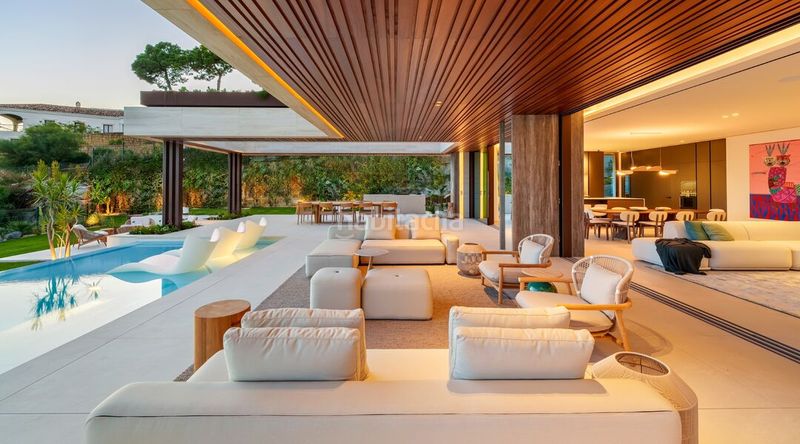 Foto 51871f15-f55f-4f48-b322-8d79cea813cb. Casa amb aparcament piscina a La Quinta Benahavís