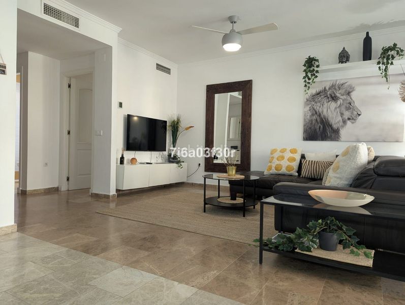 Foto bc96962a-86c6-48f3-9449-19f96a5623a0. Apartament amb calefacció aparcament piscina a Nueva Alcántara Marbella