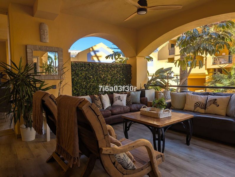 Foto c6234c1a-8e59-4d51-a878-428c01974db1. Apartament amb calefacció aparcament piscina a Nueva Alcántara Marbella