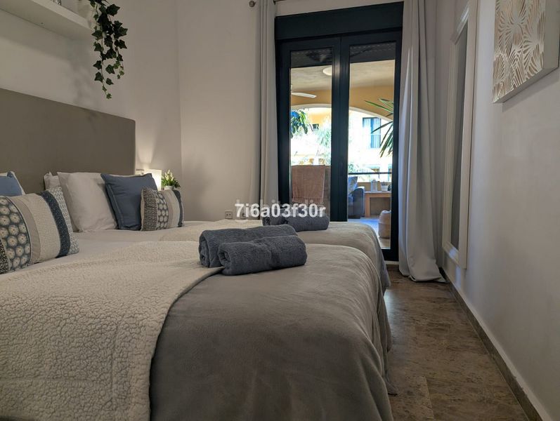 Foto e6ee5e14-b340-4039-8e2e-a535e795f433. Apartament amb calefacció aparcament piscina a Nueva Alcántara Marbella