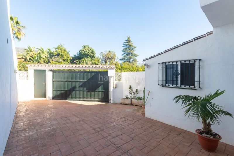 Foto 4ecf1daf-e4a2-4166-8692-0b5d5dba7e07. Casa adossada amb calefacció aparcament piscina a Marbella
