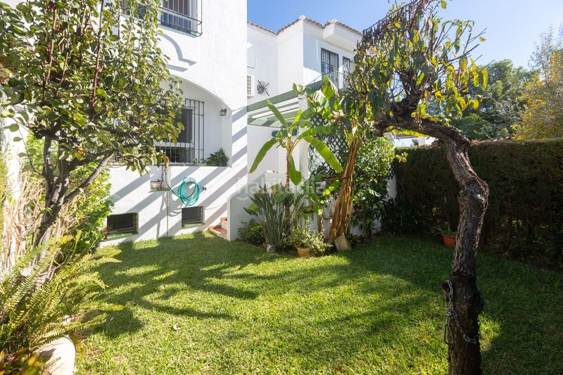 Foto 73245960-2af3-4868-ad75-b819d17a34da. Casa adossada amb calefacció aparcament piscina a Marbella