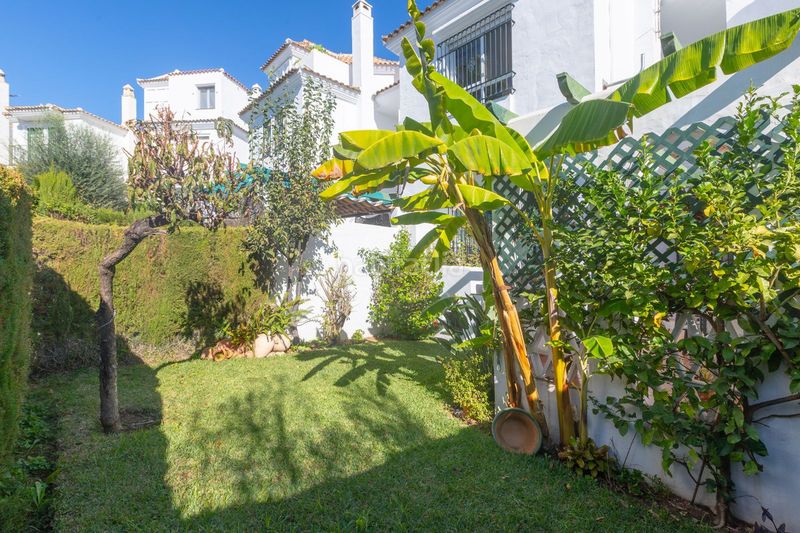 Foto 7616720b-c1f1-4a0b-8334-5ac8f2800fac. Casa adossada amb calefacció aparcament piscina a Marbella