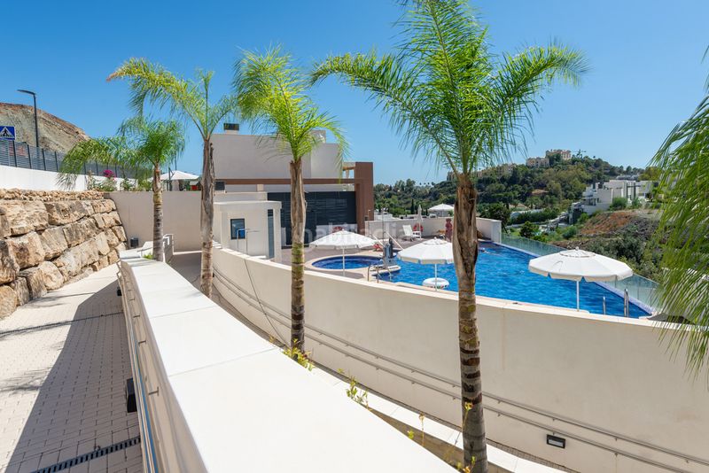 Foto d23ca7cb-a961-4f95-a4d5-8bf22590b713. Apartament amb aparcament piscina a Guadalobón Estepona