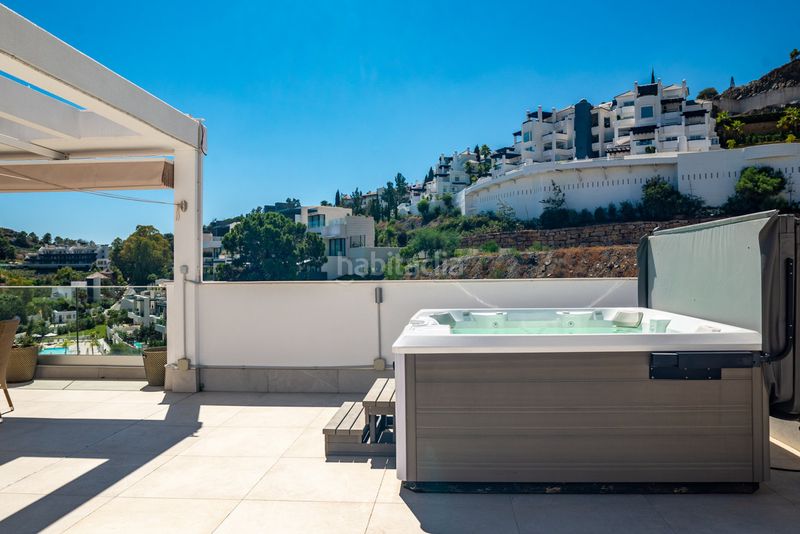 Foto e38dd84c-1aab-4a07-bade-ce558947d772. Apartament amb aparcament piscina a Guadalobón Estepona