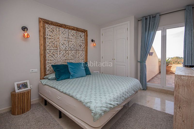 Foto 2b56396c-698c-43c0-aa52-14ea245c671b. Apartament amb aparcament piscina a Santa María Marbella